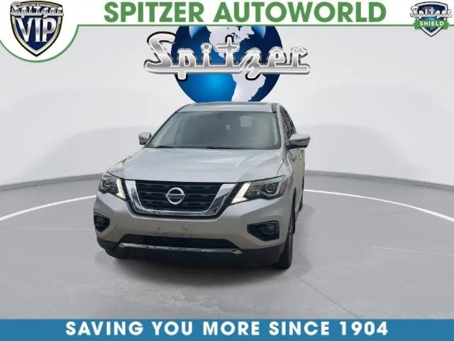 Used 2018 Silver Nissan Platinum image 5