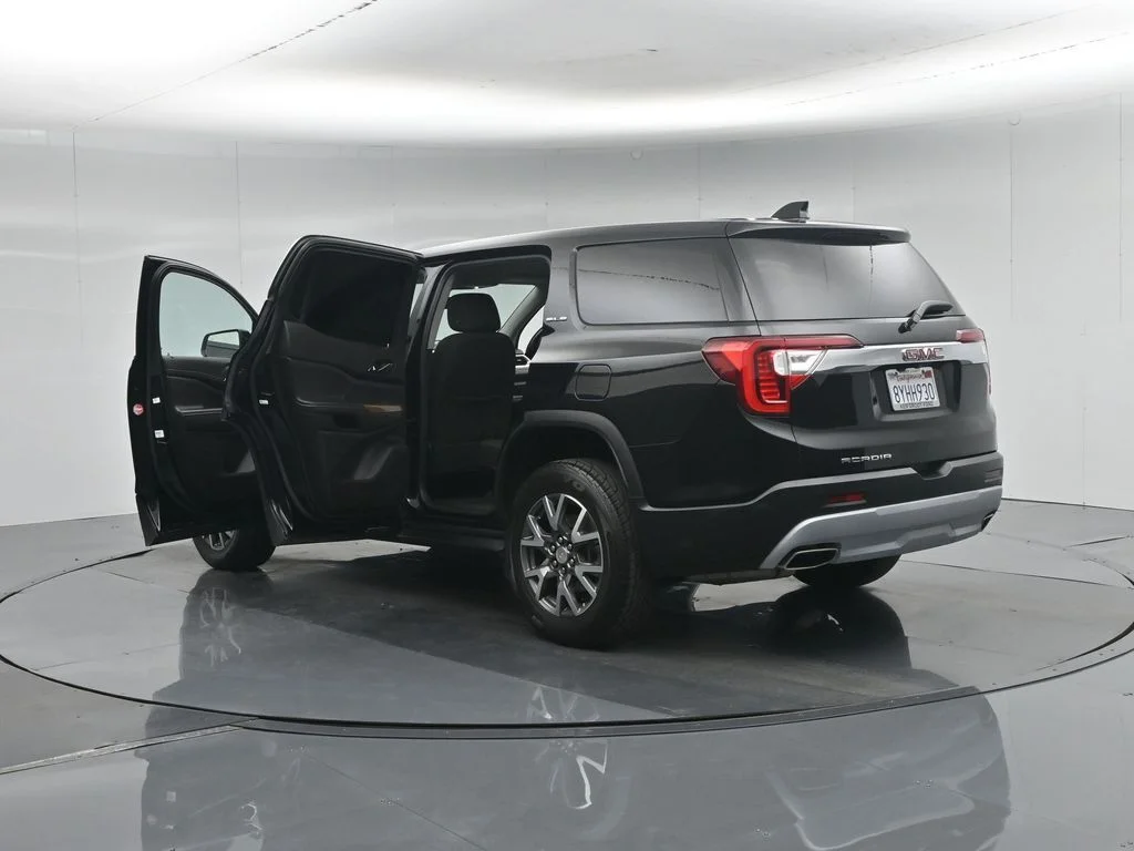 Used 2022 Black GMC SLE image 35