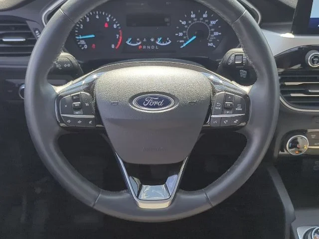 Used 2022 Blue Ford SE image 7