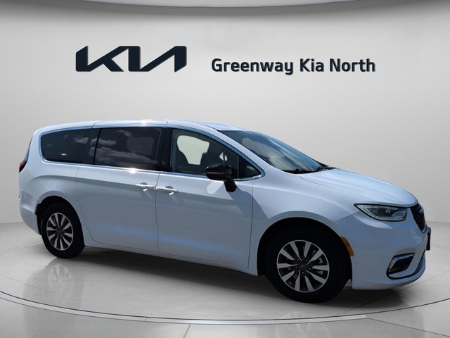2024 Chrysler Pacifica Select