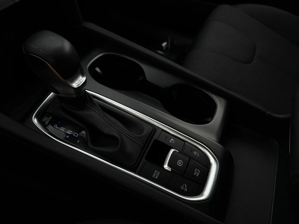 Used 2020 Twilight Black Hyundai SEL image 19