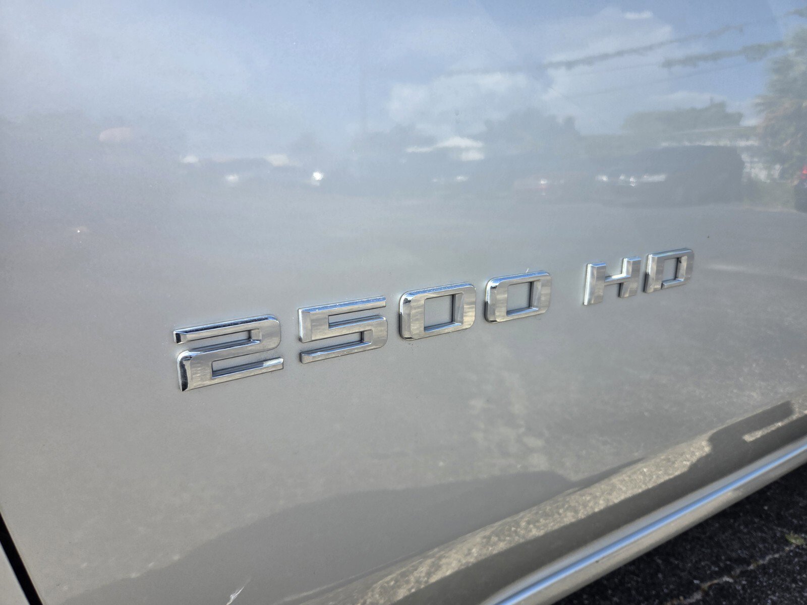 Used 2022 Silver Ice Metallic Chevrolet LT image 20