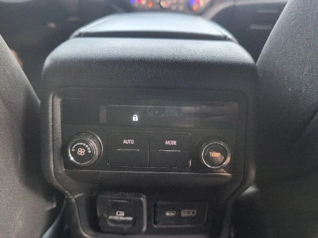 Used 2020 White GMC SLE image 13