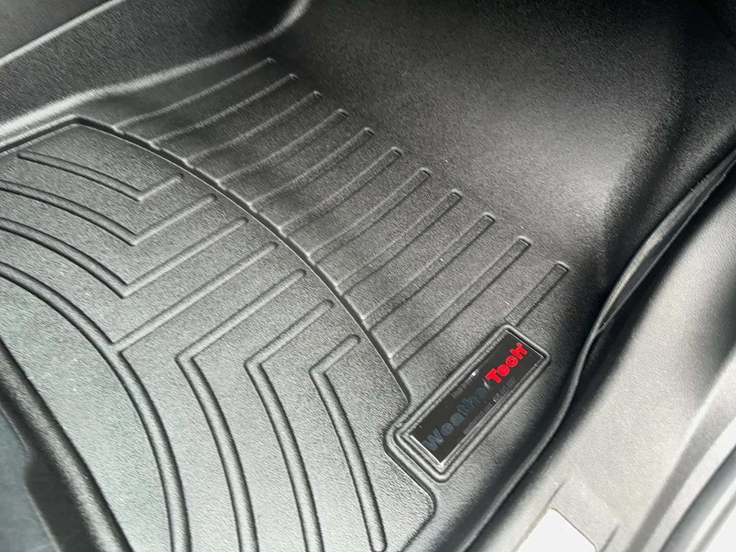 Used 2020 White GMC Denali image 34