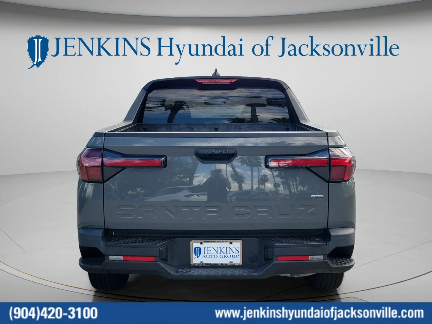 Used 2023 Hampton Gray Hyundai SEL image 4