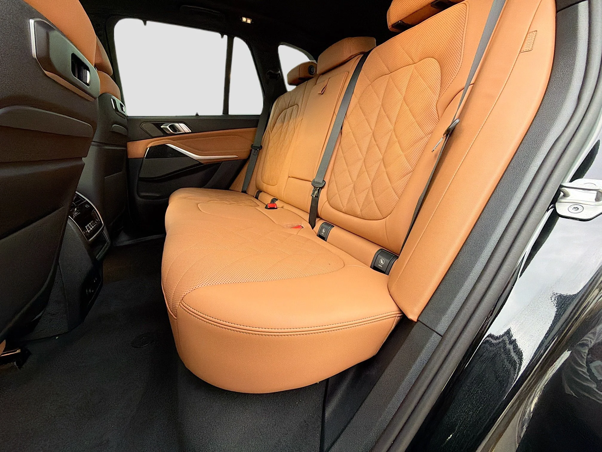 New 2026 Black Sapphire Metallic BMW xDrive40i image 21