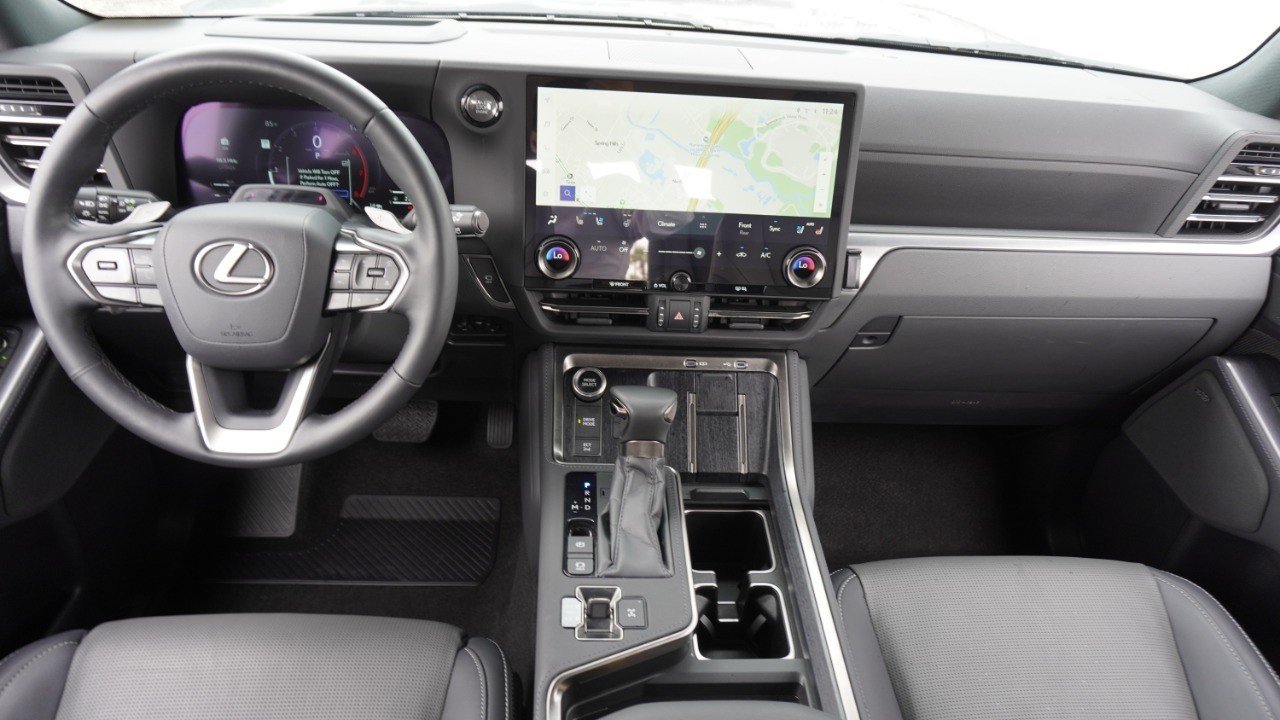 Used 2024 Gray Lexus GX 550 Luxury image 30