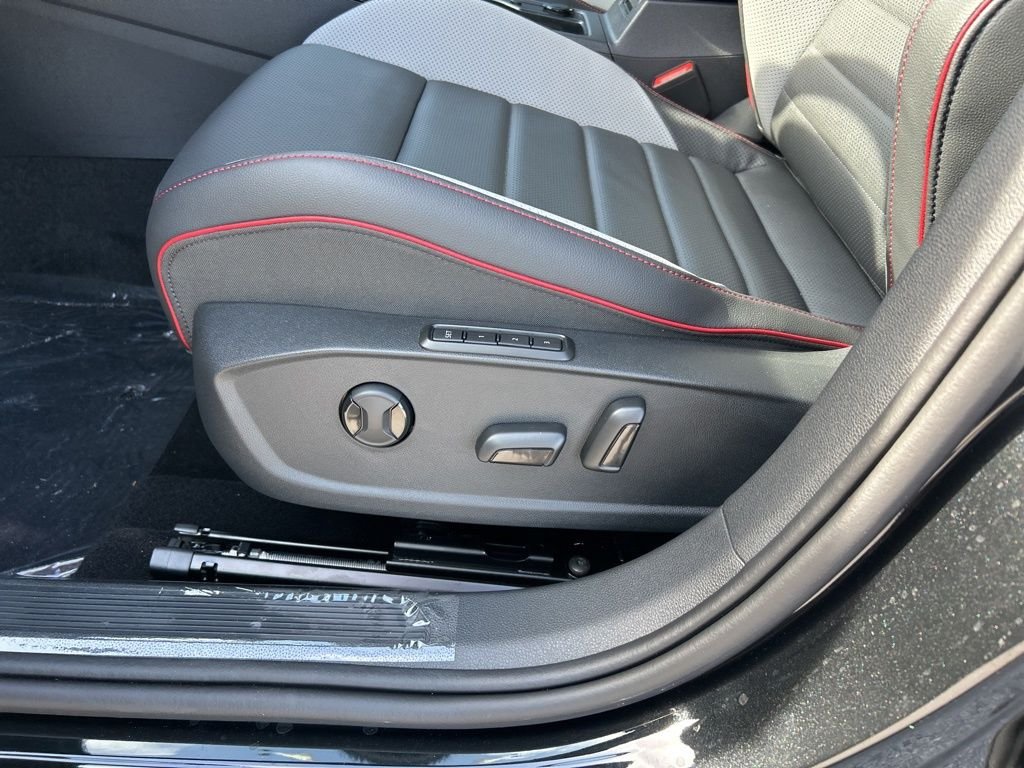 New 2026 Black Volkswagen 2.0T SE image 16