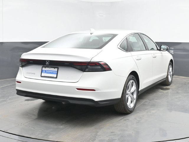 New 2026 Platinum White Pearl Honda LX image 5