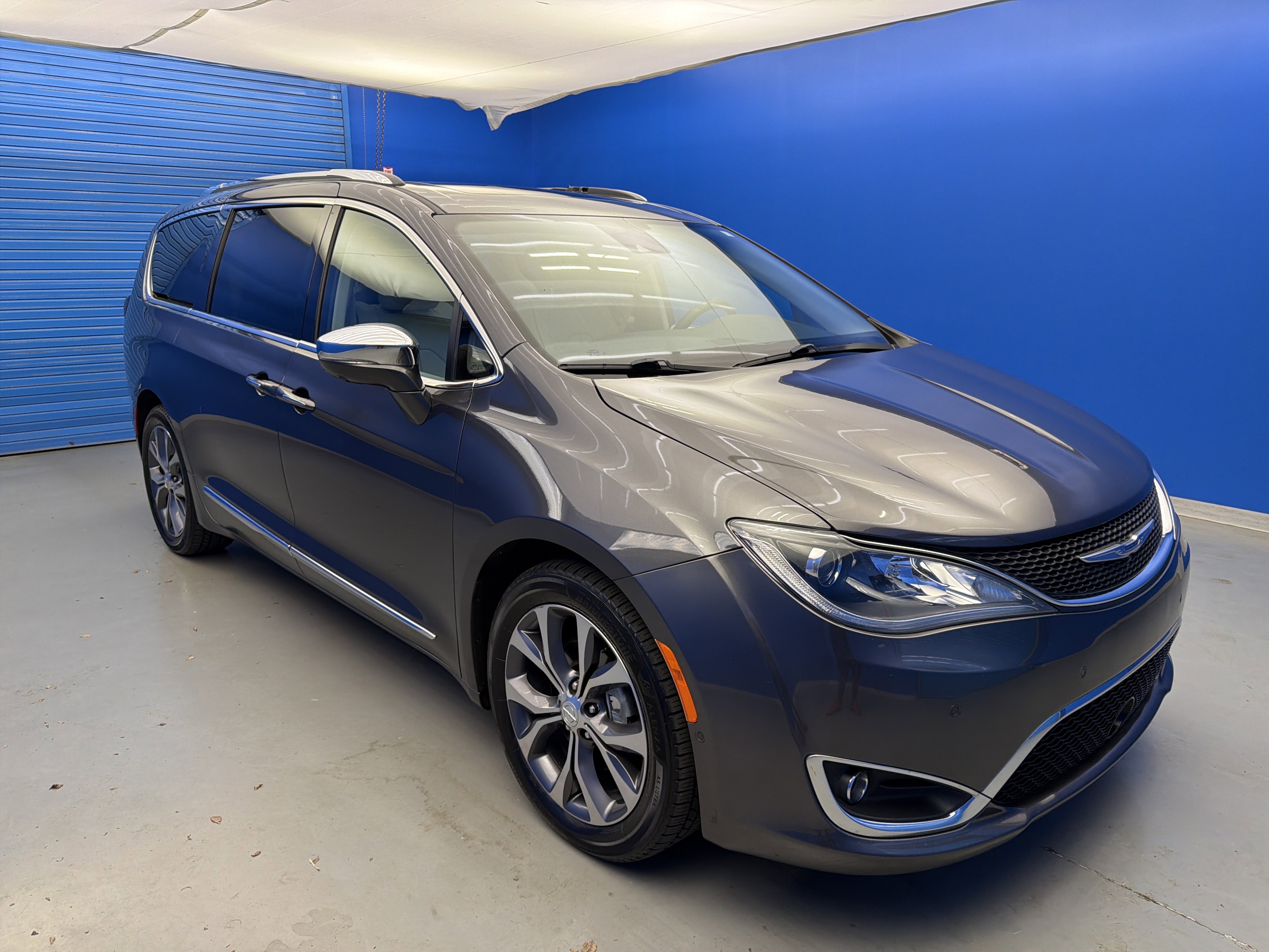 Used 2017 Chrysler Pacifica Limited with VIN 2C4RC1GG1HR770278 for sale in Jeffersontown, KY