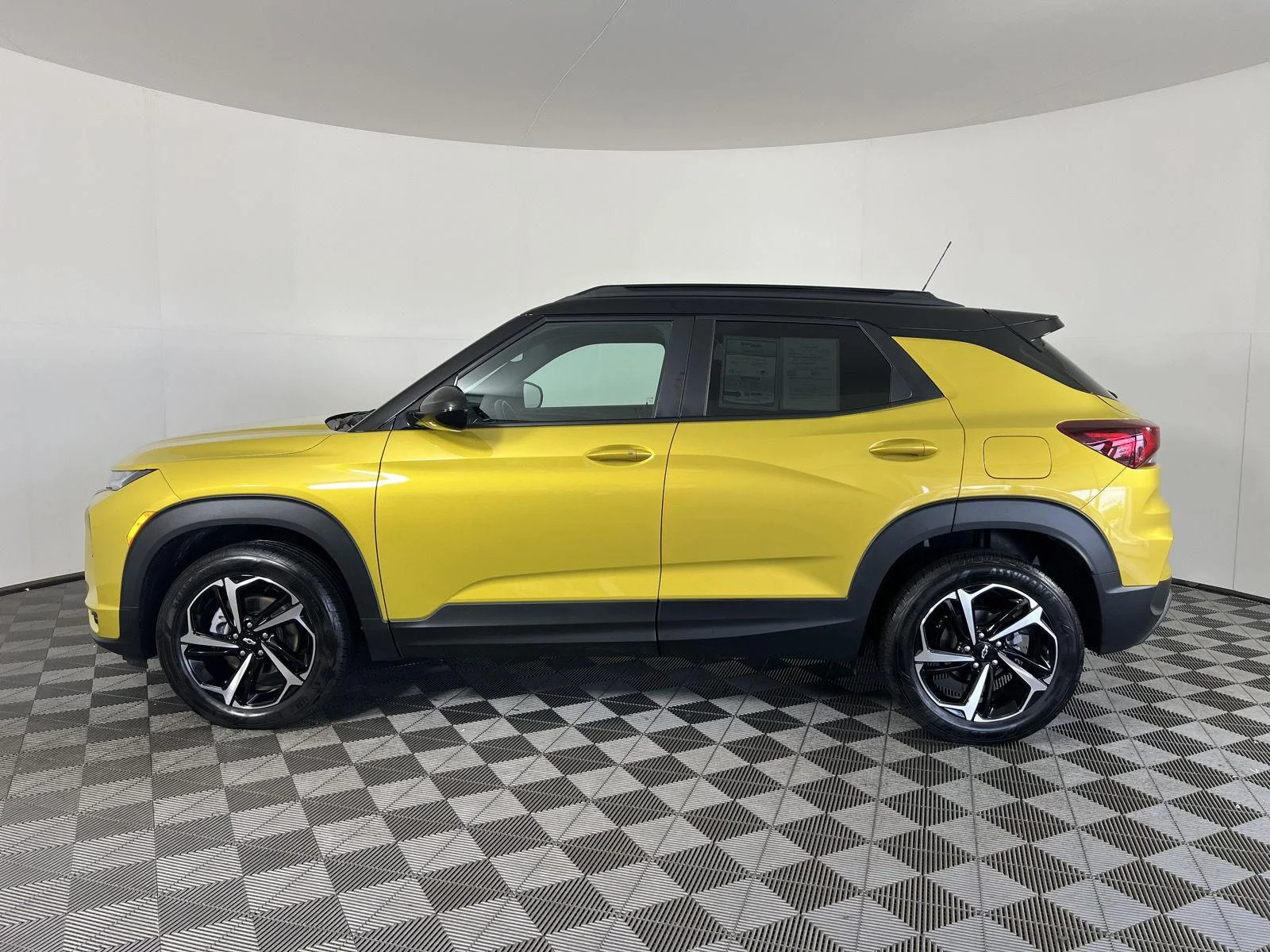 Used 2023 Yellow Metallic Chevrolet RS image 26