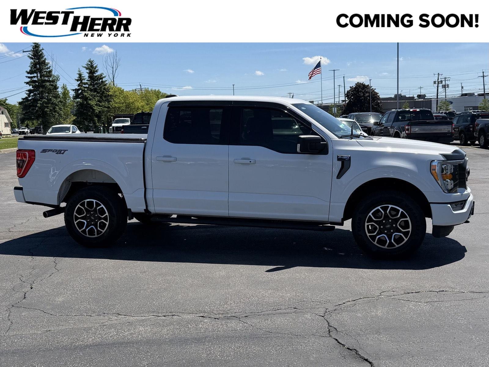 Used 2023 Oxford White Ford XLT image 1