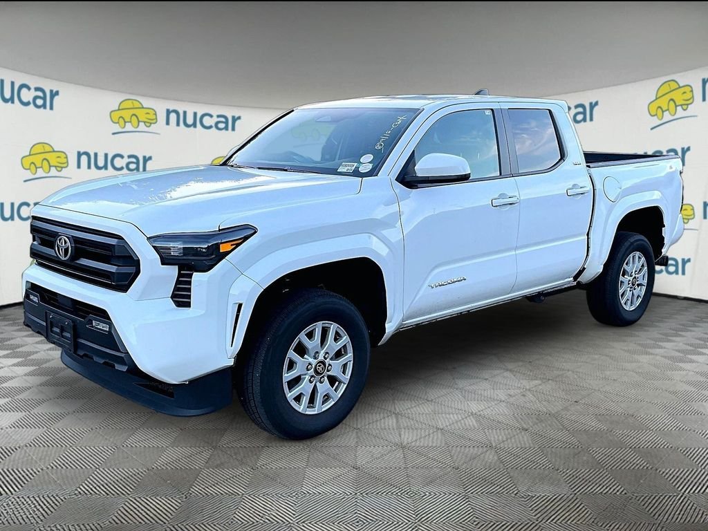 Used 2025 White Toyota SR5 image 3