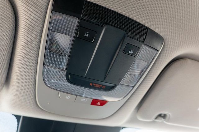 Used 2023 White Kia X-Line S image 35