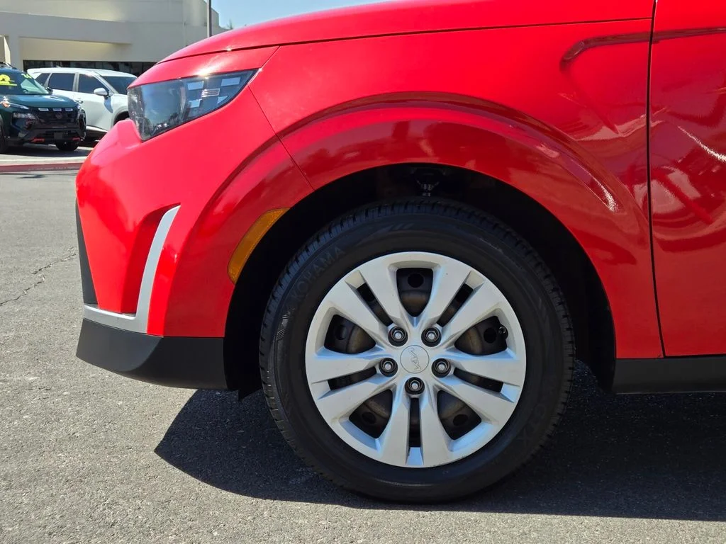 2023 Kia Soul LX - Photo 9
