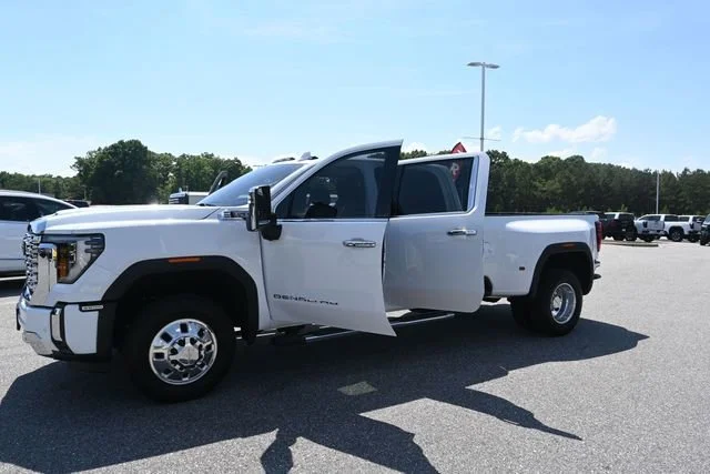 Used 2024 Summit White GMC Denali DRW image 22