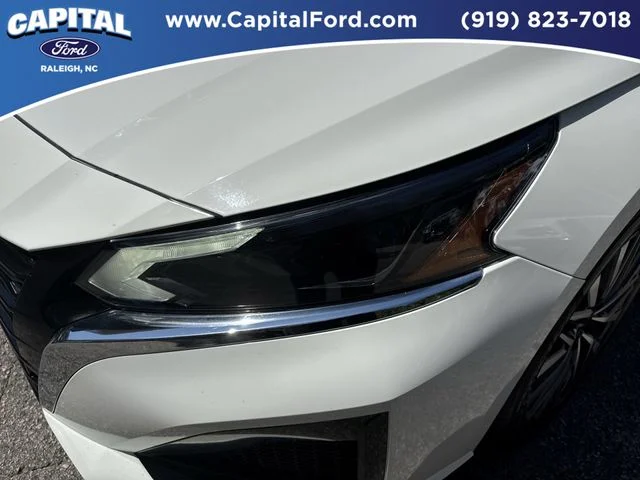 Used 2025 White Nissan 2.5 SV image 11