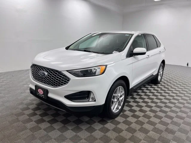 Used 2023 White Ford SEL image 2