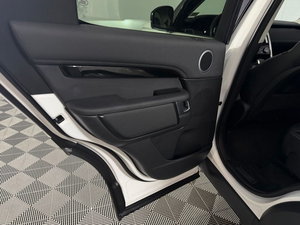Used 2024 Fuji White Land Rover S image 27