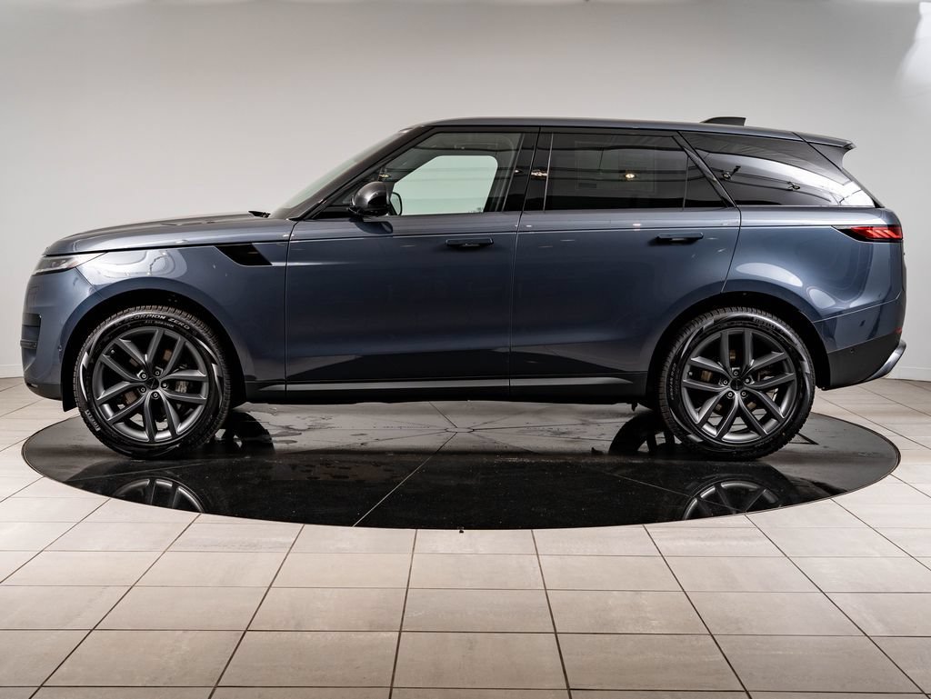 New 2026 Varesine Blue Land Rover SE image 5