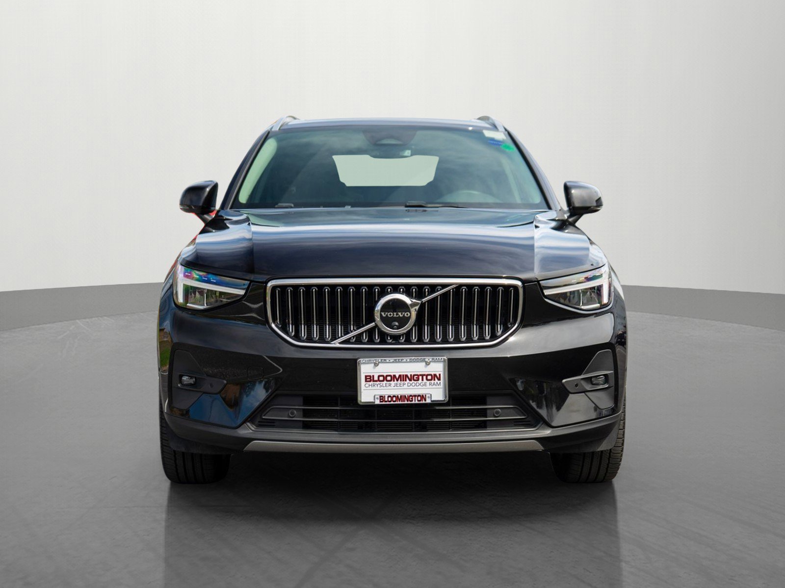 Used 2025 Volvo XC40 Plus with VIN YV4L12UE5S2564663 for sale in Minneapolis, Minnesota