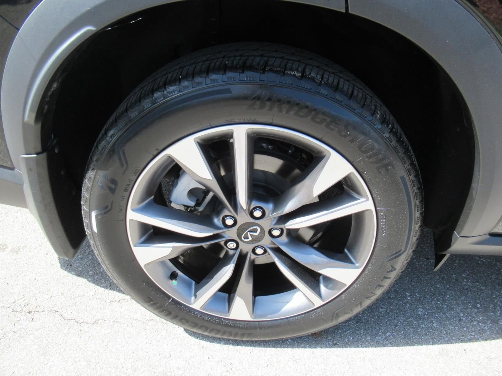 Used 2023 Black INFINITI LUXE image 8