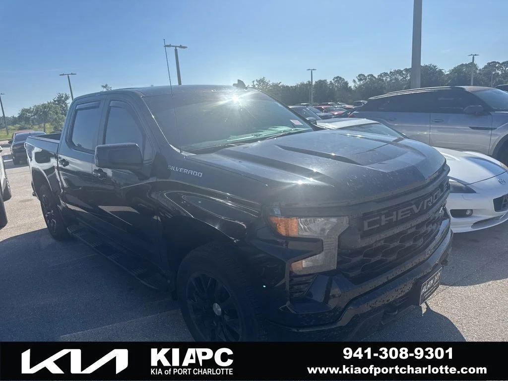 2023 Chevrolet Silverado 1500 Custom Crew Cab Short Box's photo