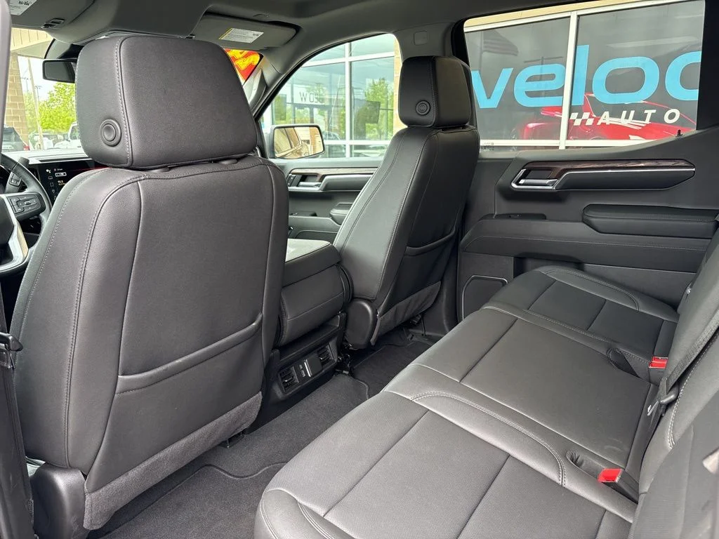 2024 GMC Sierra 1500 SLT - Photo 16