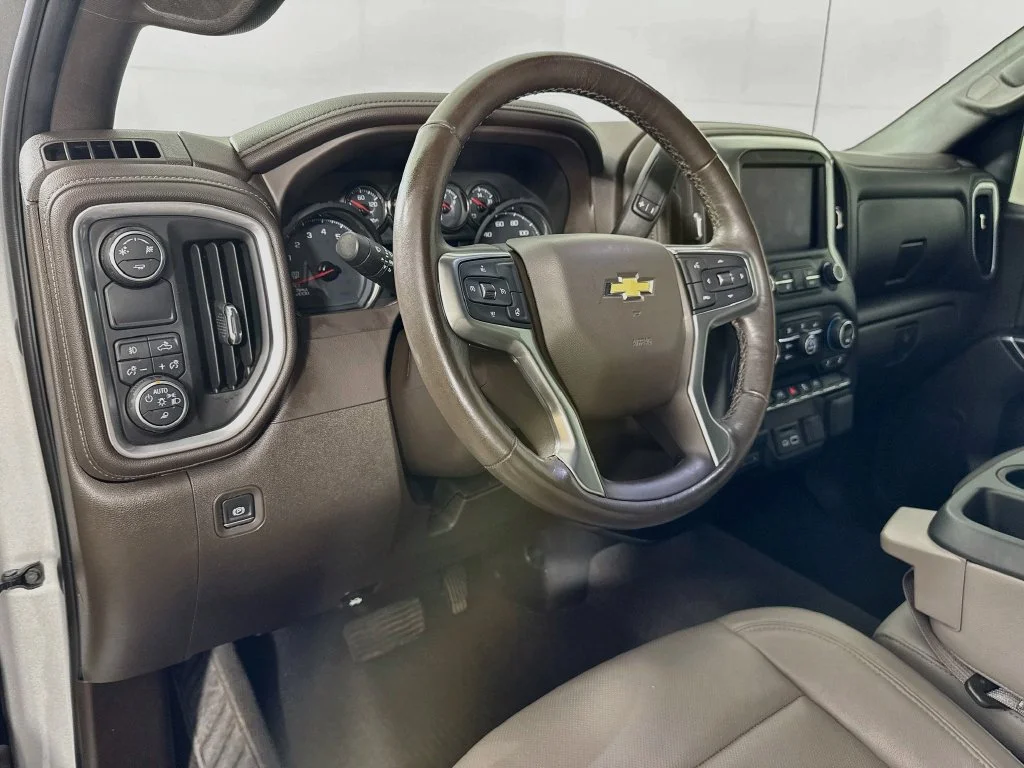 Used 2019 Silver Chevrolet LTZ image 9