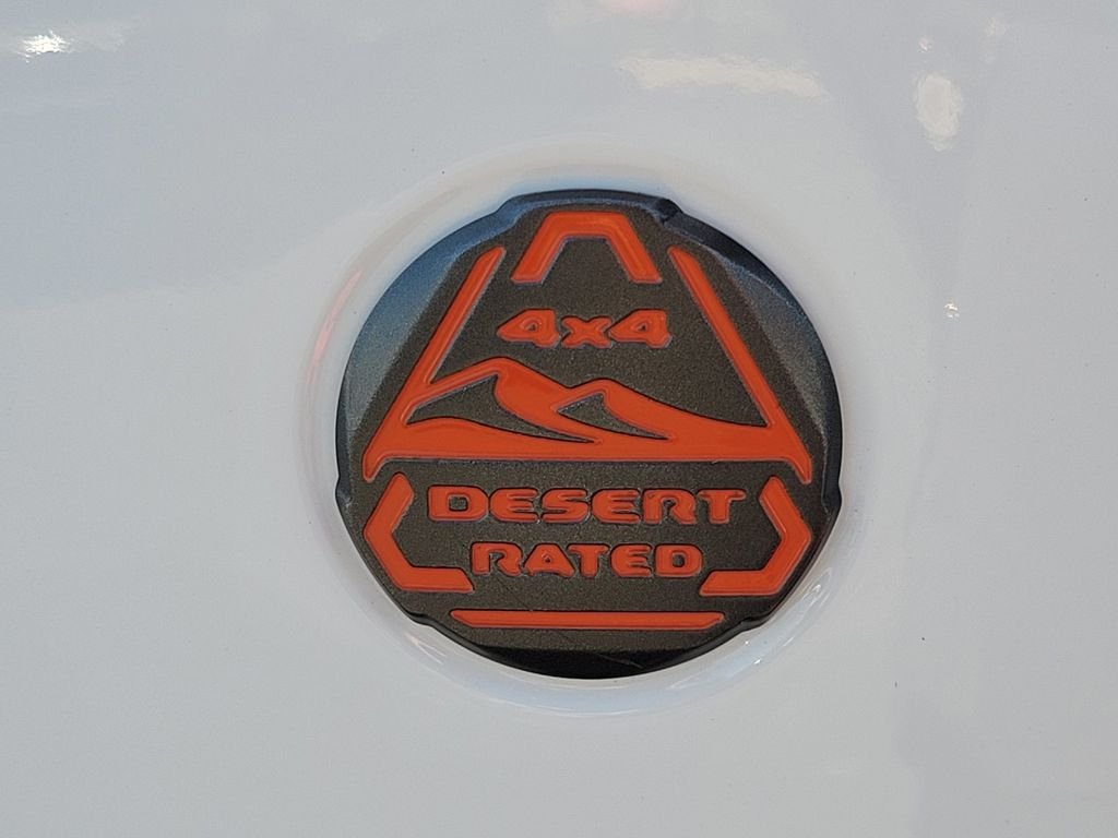 Used 2025 White Jeep Mojave image 11