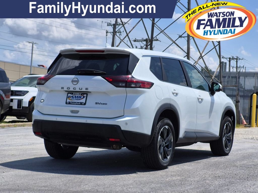 Used 2024 White Nissan SV image 4