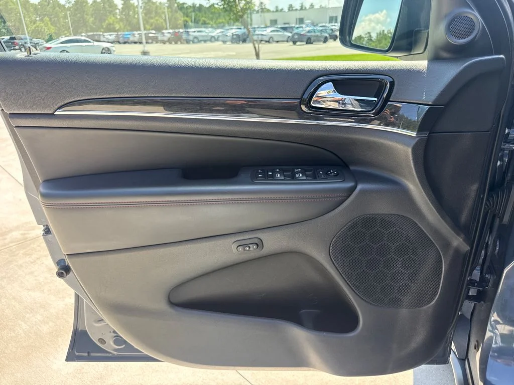 Used 2021 Slate Blue Jeep Trailhawk image 13