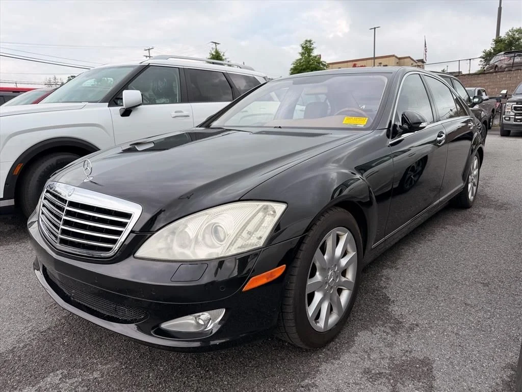 Used 2007 Black Mercedes-Benz S 550 image 2