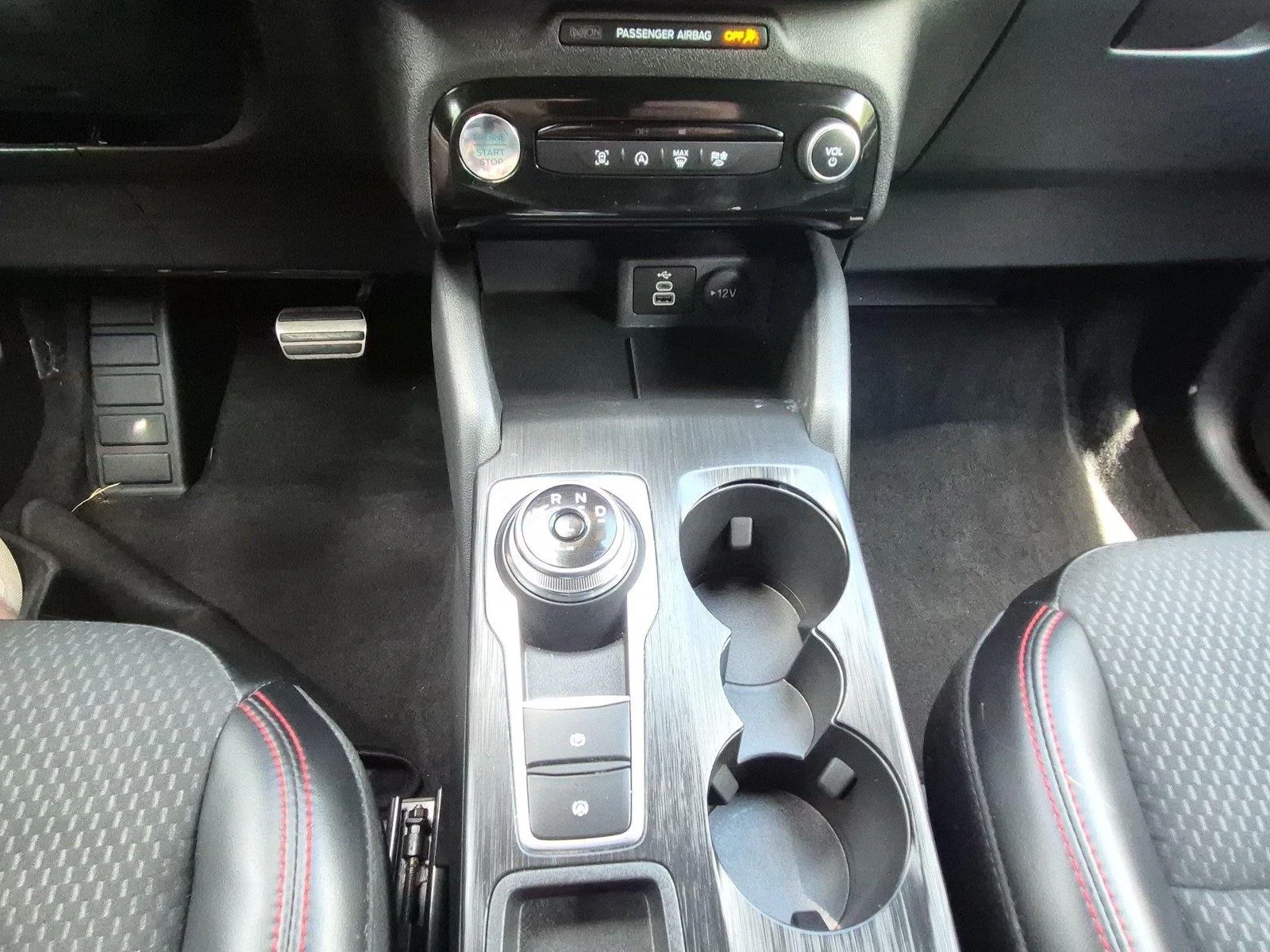 Used 2024 Star White Metallic Tri-Coat Ford ST-Line image 27