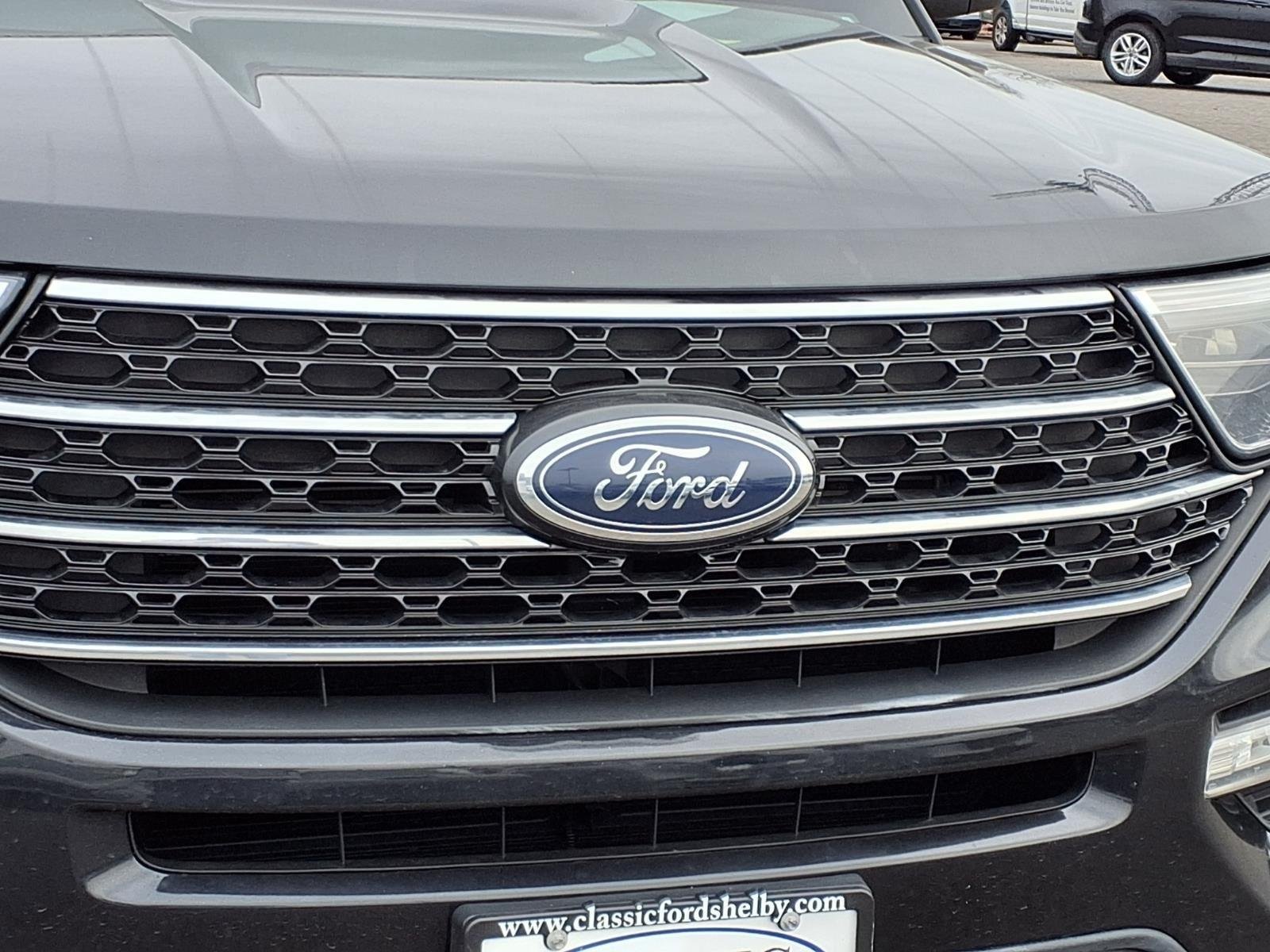 Used 2021 Agate Black Metallic Ford XLT image 13