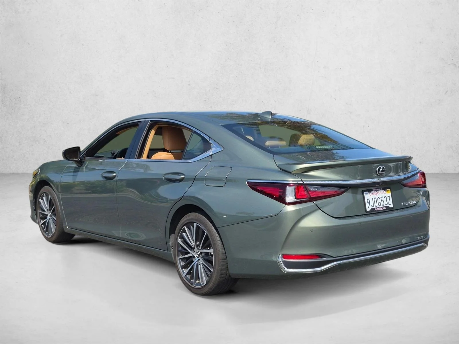 Used 2024 Sunlit Green Lexus ES 300h image 8