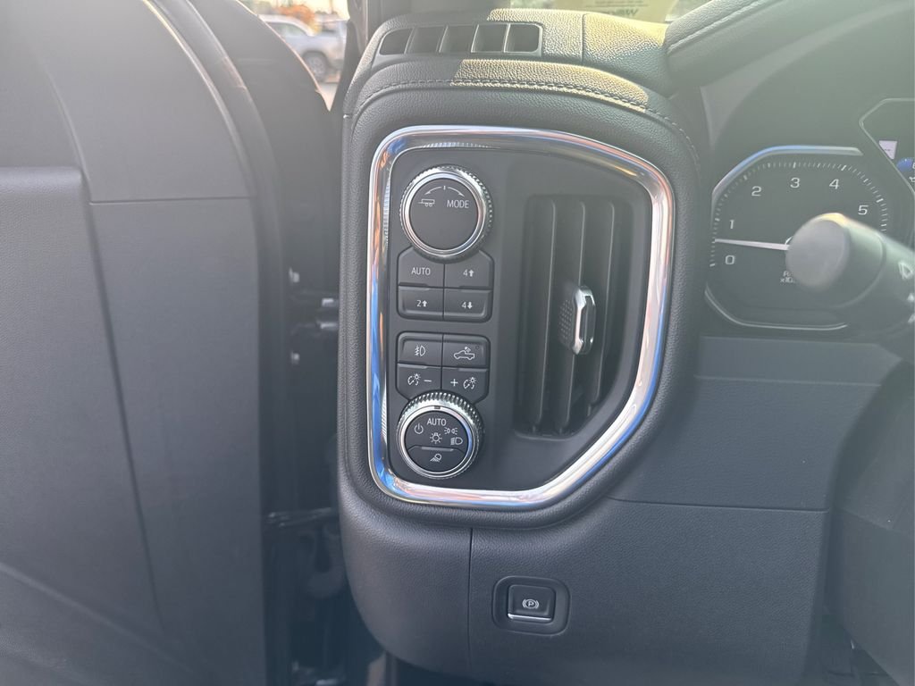 Used 2021 Hunter Metallic GMC Denali image 15