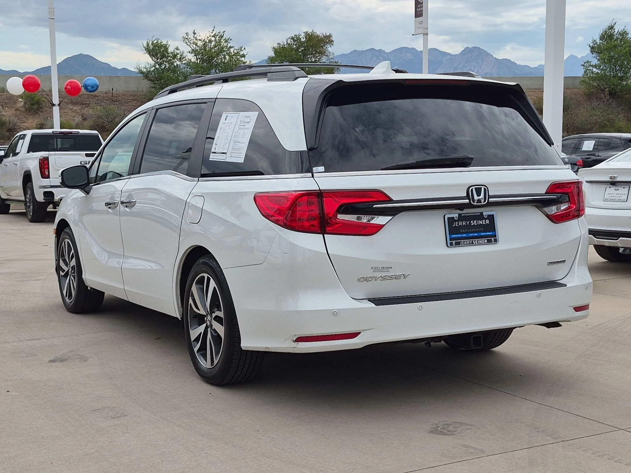 Used 2023 Platinum White Pearl Honda Touring image 4