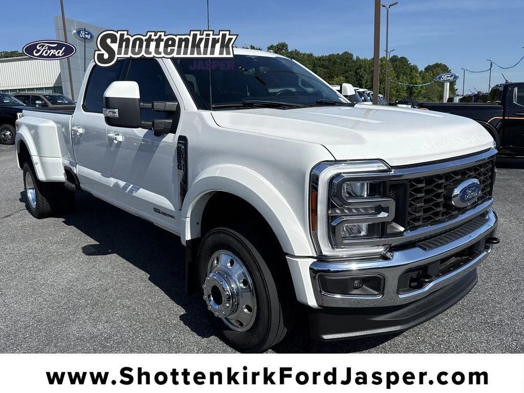 2023 Ford F-450 Super Duty Lariat