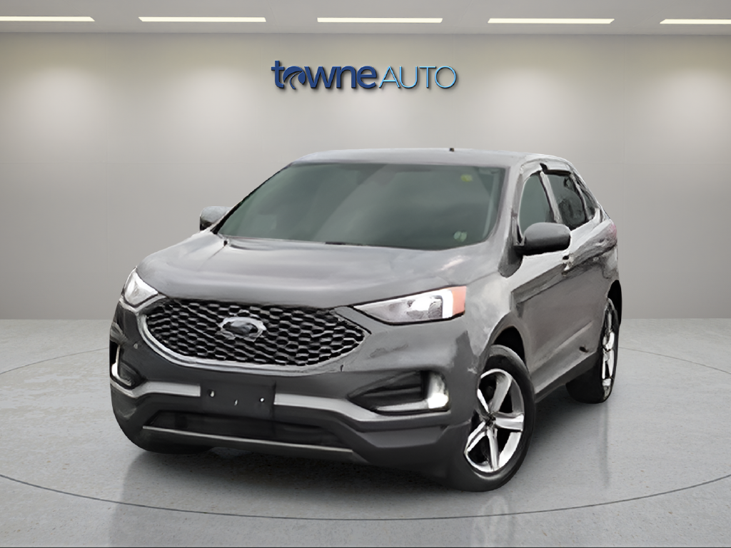 Used 2023 Gray Ford SEL image 13