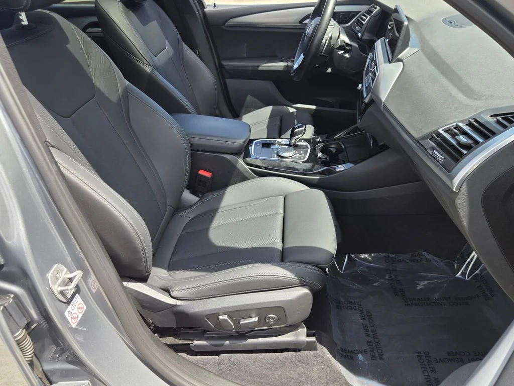 Used 2024 Gray BMW sDrive30i image 18