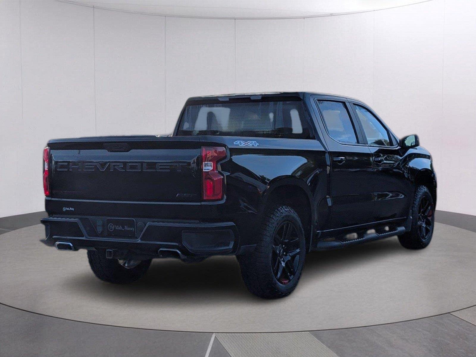 Used 2023 BLACK Chevrolet RST image 7