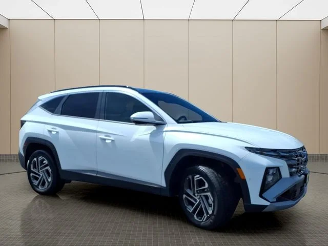 Used 2025 White Hyundai Limited image 5