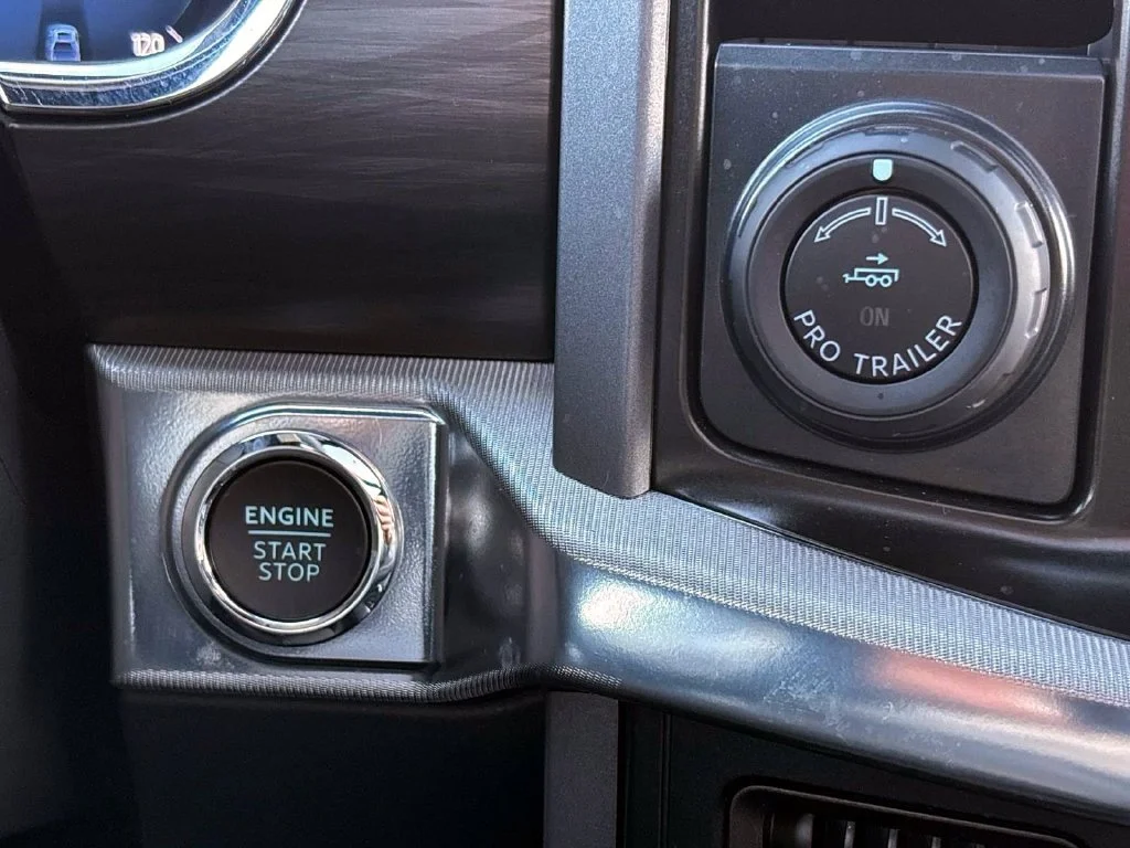 Used 2026 White Metallic Ford Lariat image 31