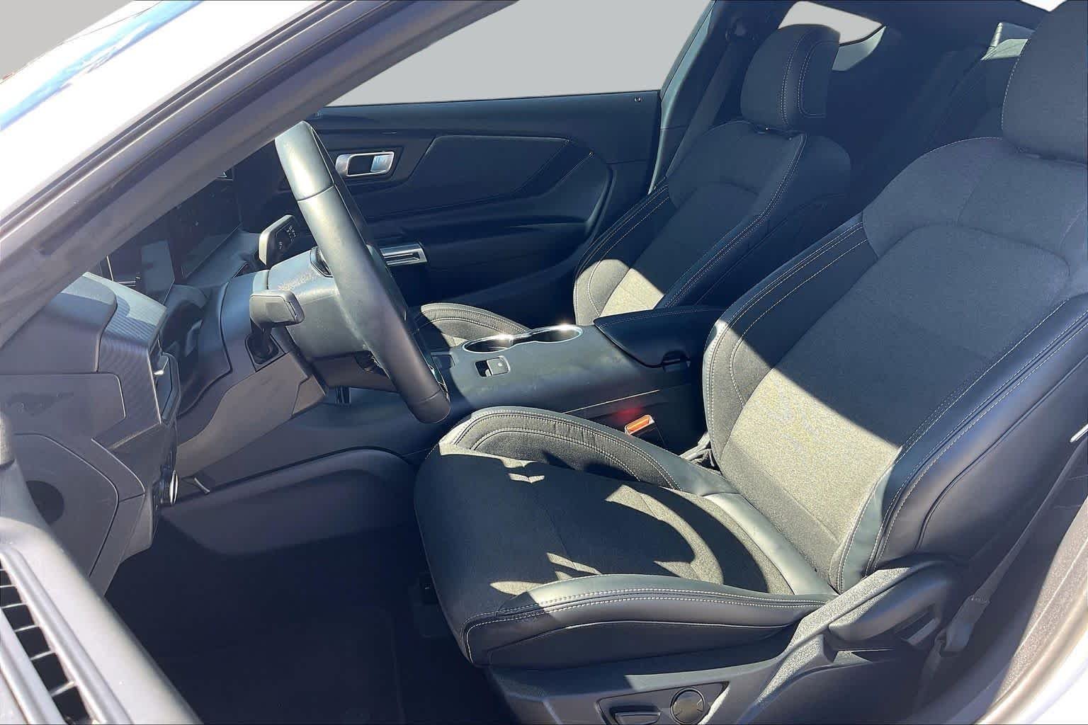 Used 2024 Oxford White Ford EcoBoost image 7