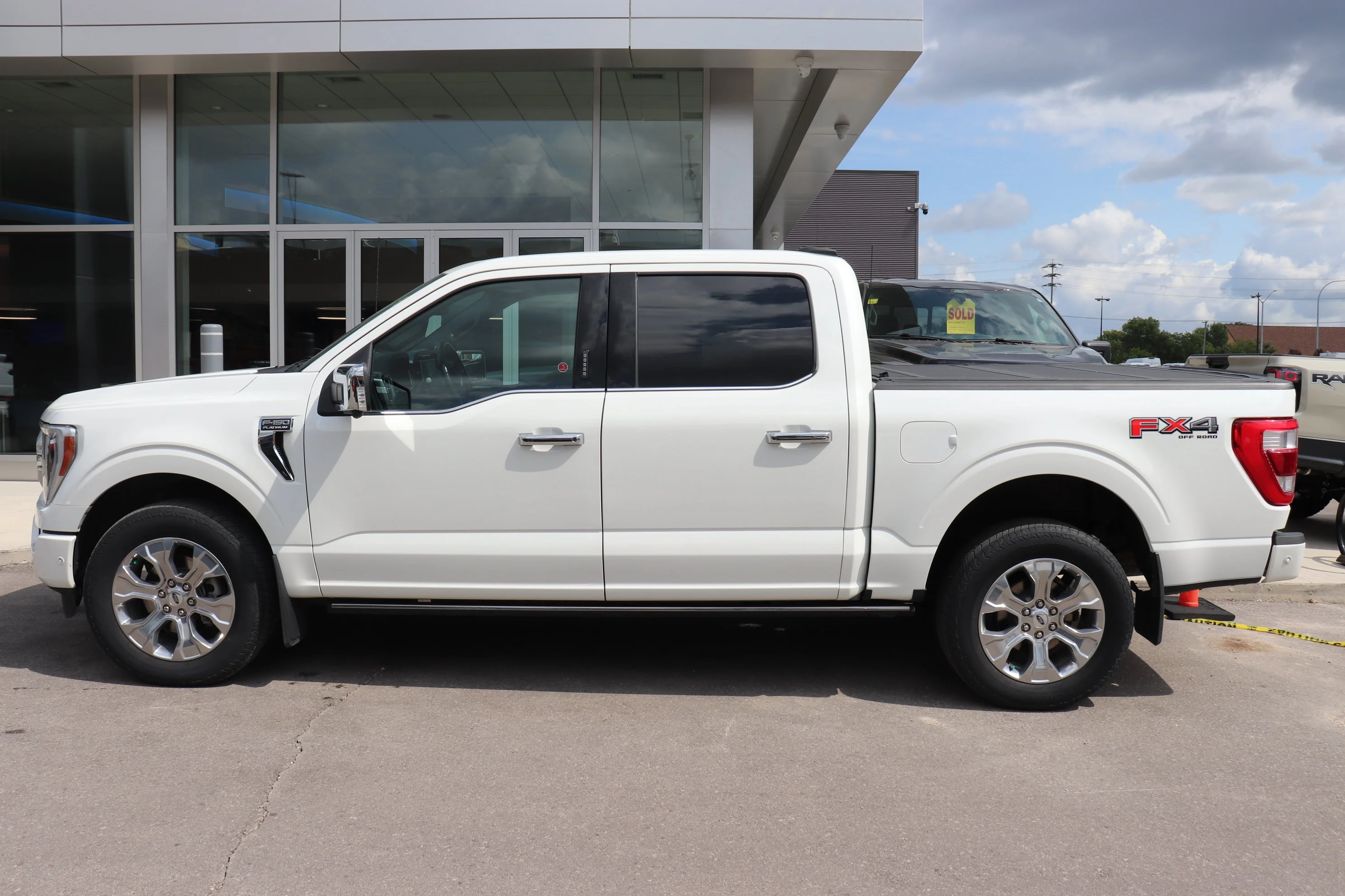 Used 2022  Ford XL 4WD SuperCrew 5.5