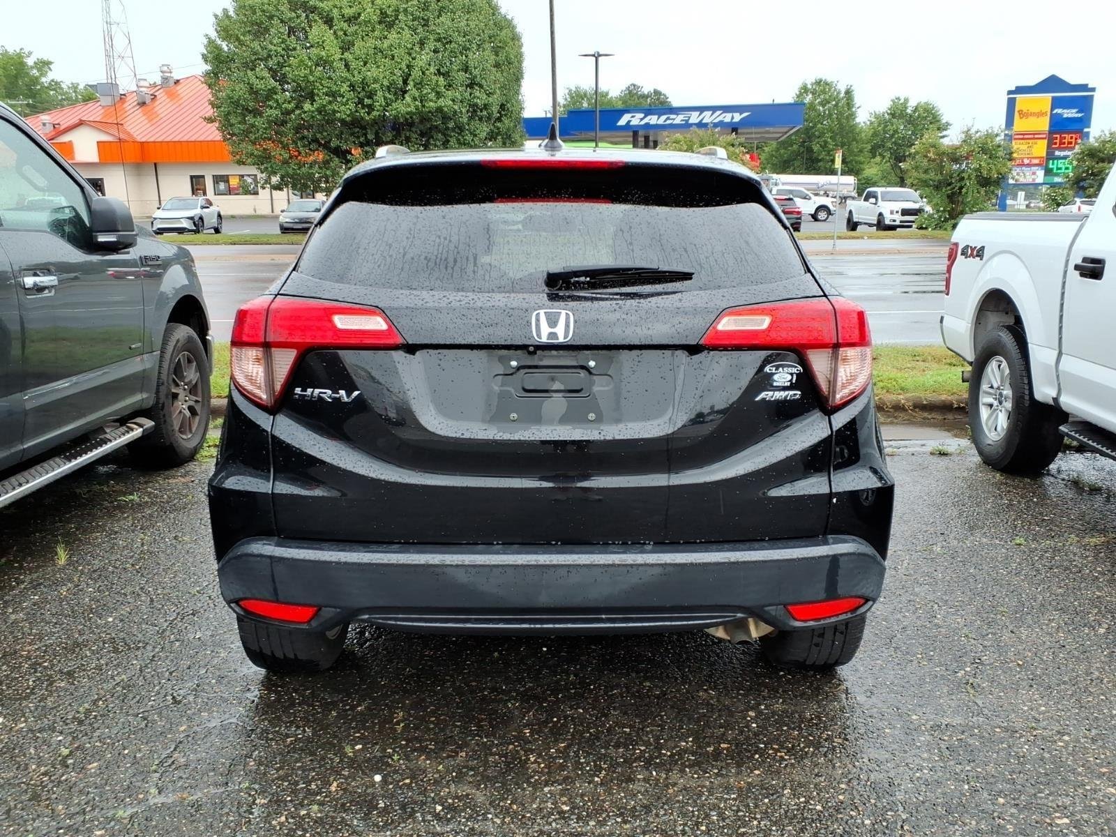 Used 2017 Crystal Black Pearl Honda EX-L Navi image 5
