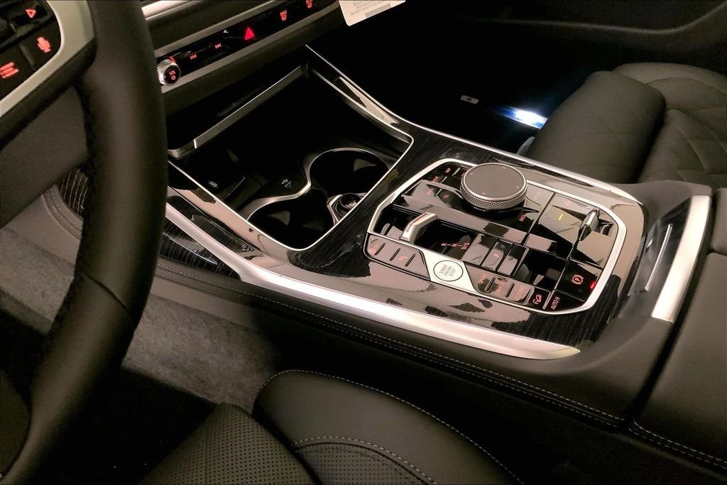 New 2027 Carbon Black Metallic BMW  image 6
