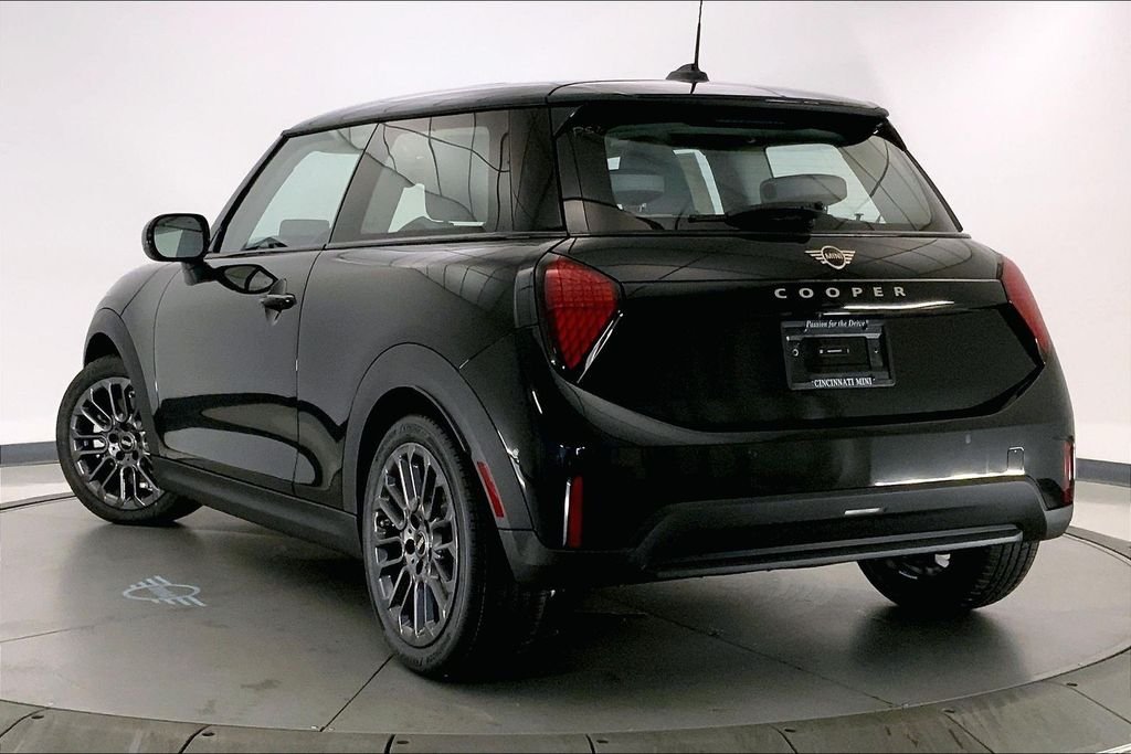 New 2026 Midnight Black II Metallic MINI Signature Plus image 2