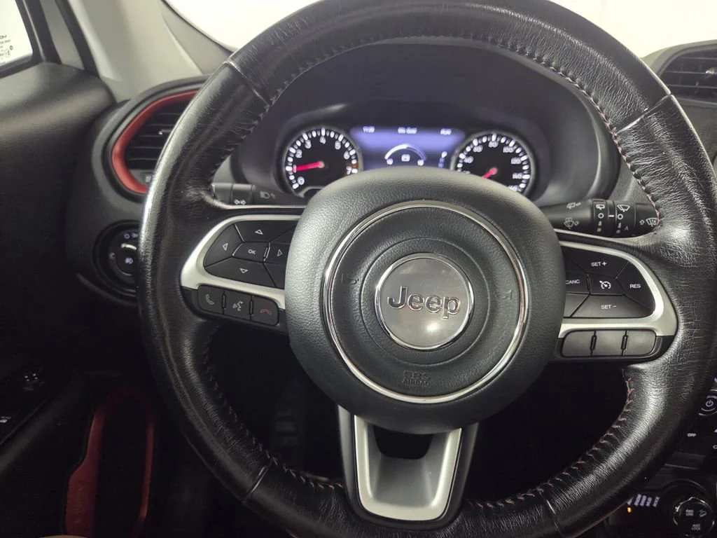 Used 2020 Glacier Metallic Clearcoat Jeep Trailhawk image 16